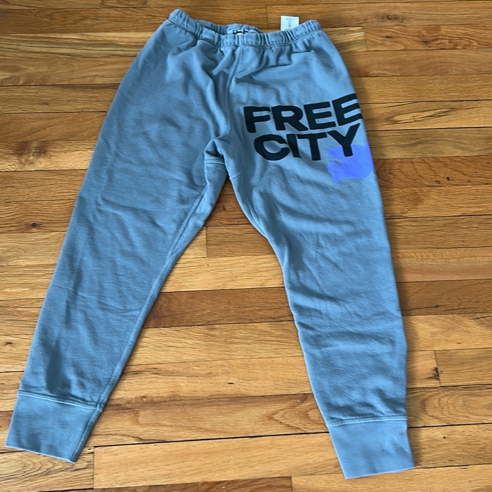 Freecity 3/4 sweatpants